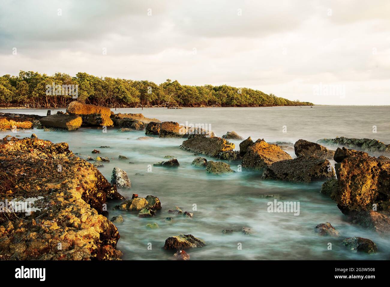 Beautiful seascape with rocks at the shore Stock Photo - Alamy
