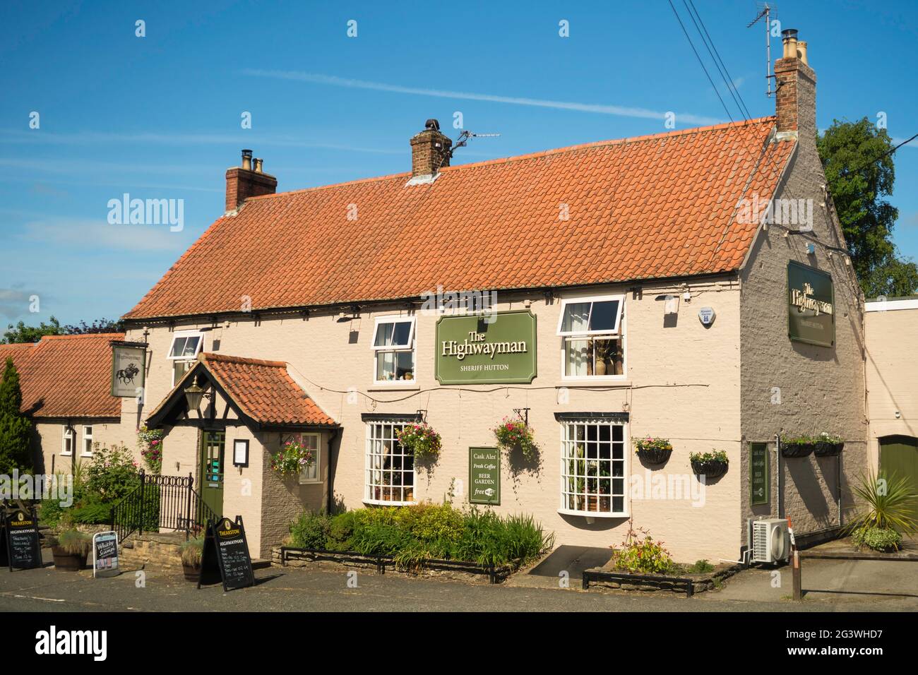 The Highwayman pub in Sheriff Hutton, North Yorkshire, England, UK Stock Photo