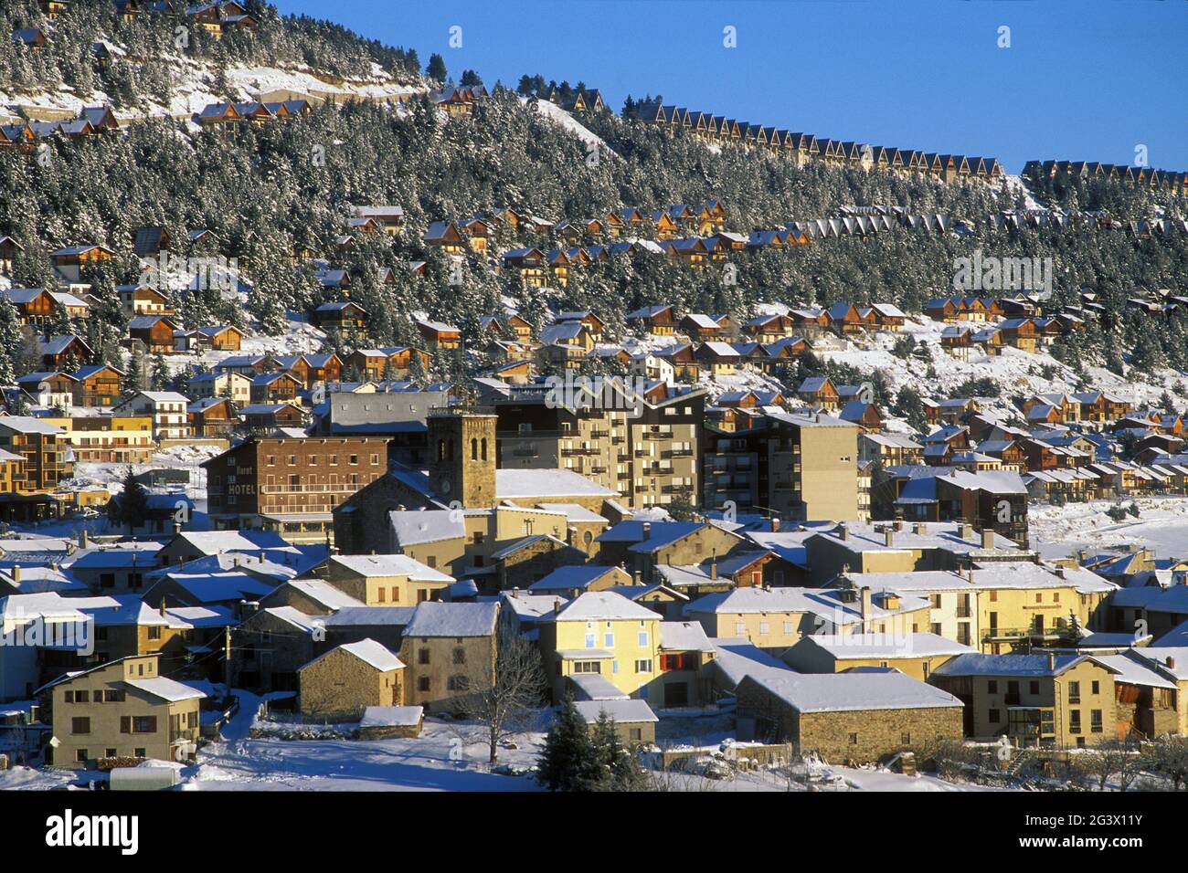 Winter pyrenees region hi-res stock photography and images - Alamy