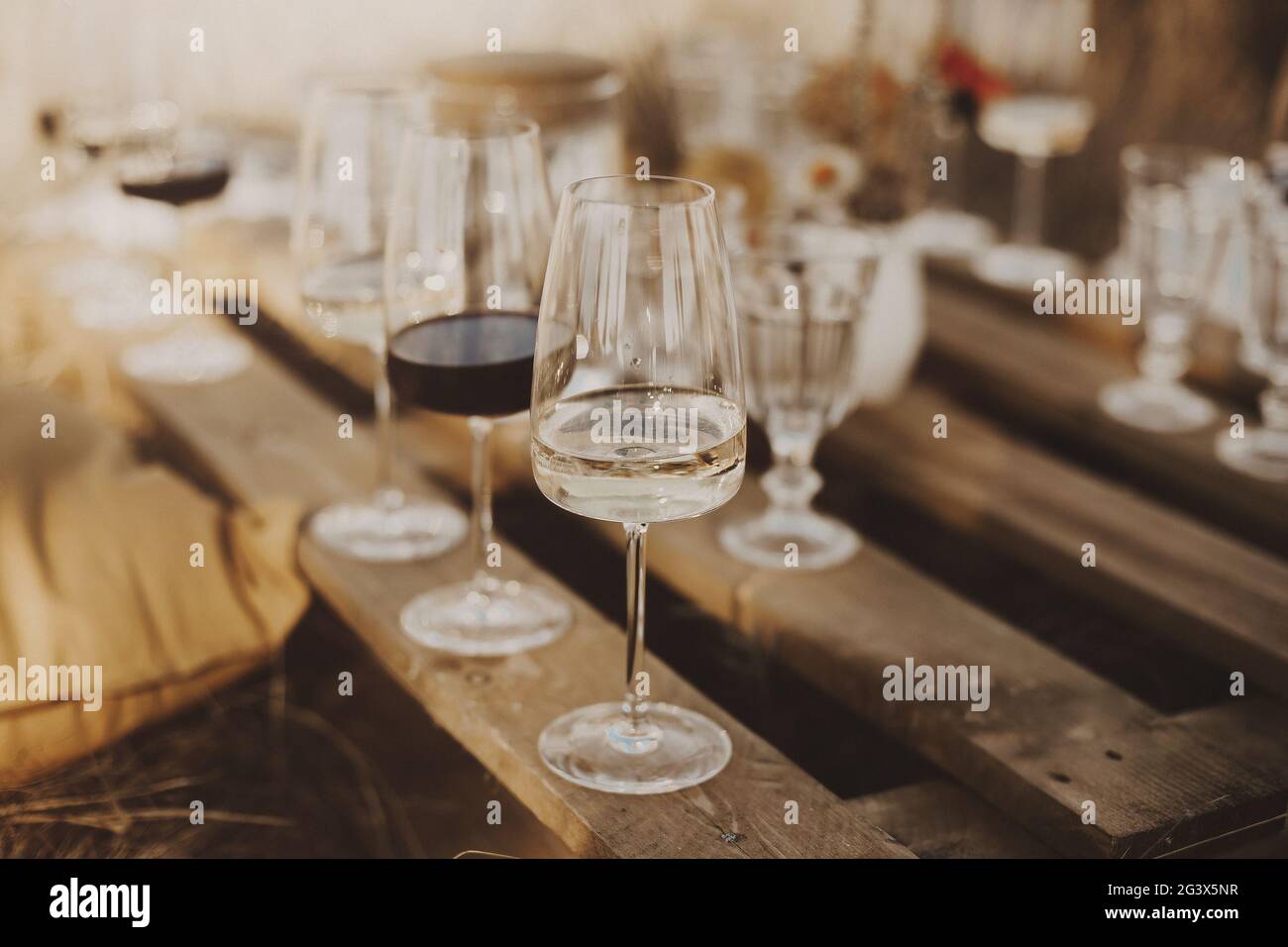 Set dinner table high angle hi-res stock photography and images - Alamy