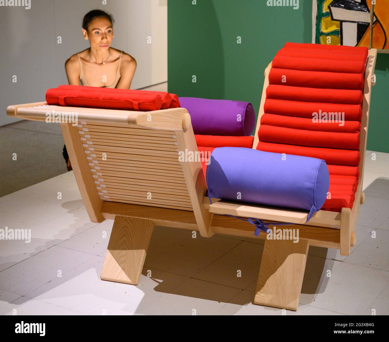 Charlotte perriand double chaise longue hi res stock photography
