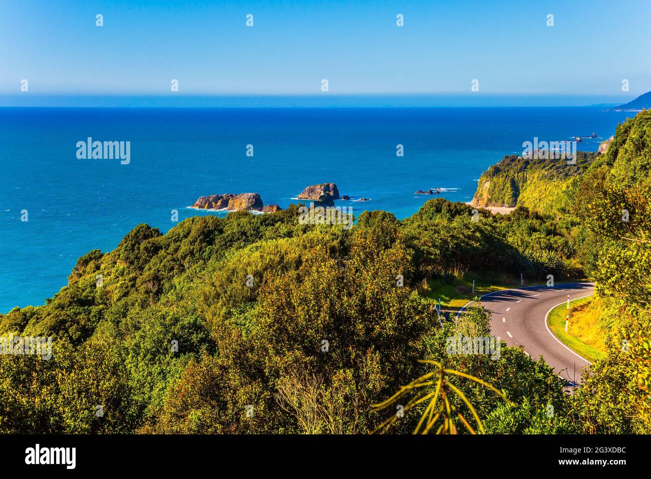 Coastal road ocean view hi res stock photography and images Alamy