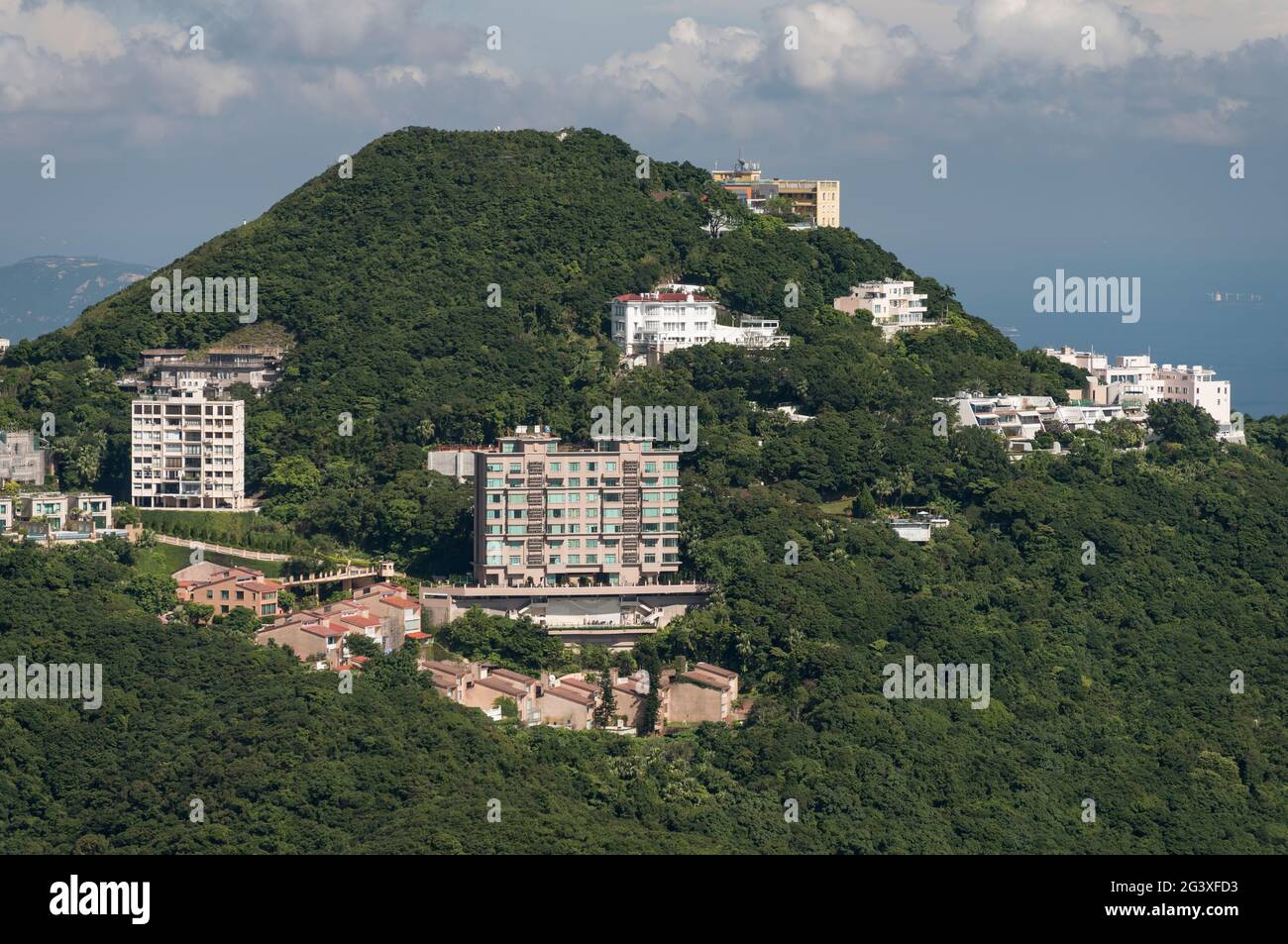 Luxury housing on Mount Kellett, to the south of Victoria Peak, Hong Kong Island Stock Photo