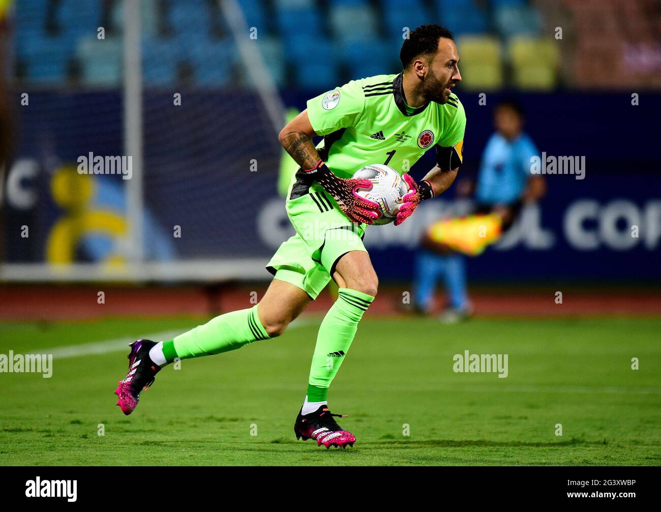 GOIANIA, BRAZIL - JUNE 17: David Ospina of Colombia in action ,during the match between Colombia and Venezuela as part of Conmebol Copa America Brazil 2021 at Estadio Olimpico on June 17, 2021 in Goiania, Brazil. (Photo by MB Media) Stock Photo