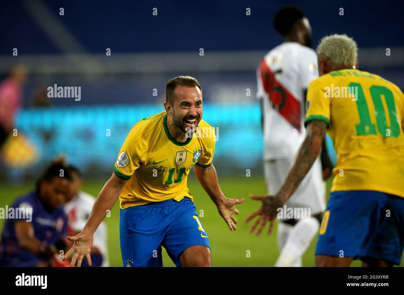 Rio De Janeiro Brazil June 17 Everton Ribeiro Of Brazil Celebrates After Scores His Gol With His Team Mates Neymar During The Match Between Brazil And Peru As Part Of