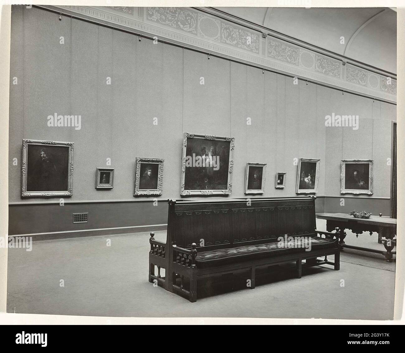 Hall 235b with works by Rembrandt around 1924. On the wall view of a few paintings by Rembrandt
