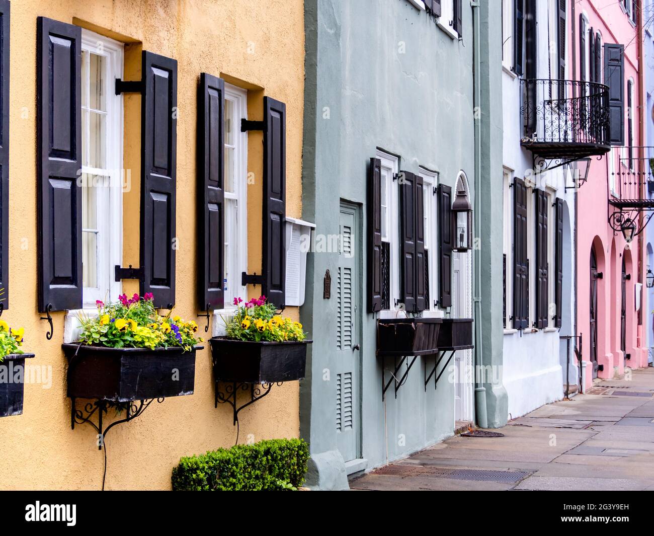 Rainbow row charleston south carolina hires stock photography and