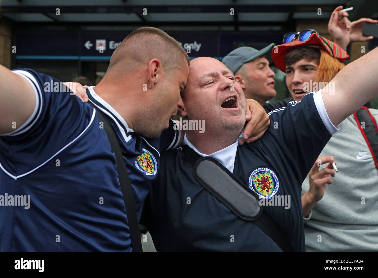 Scotland fans arriving at King's Cross station show their support in London ahead of the UEFA Euro 2020 Group D match between England and Scotland at Wembley Stadium. Picture date: Friday June 18, 2021. Stock Photo