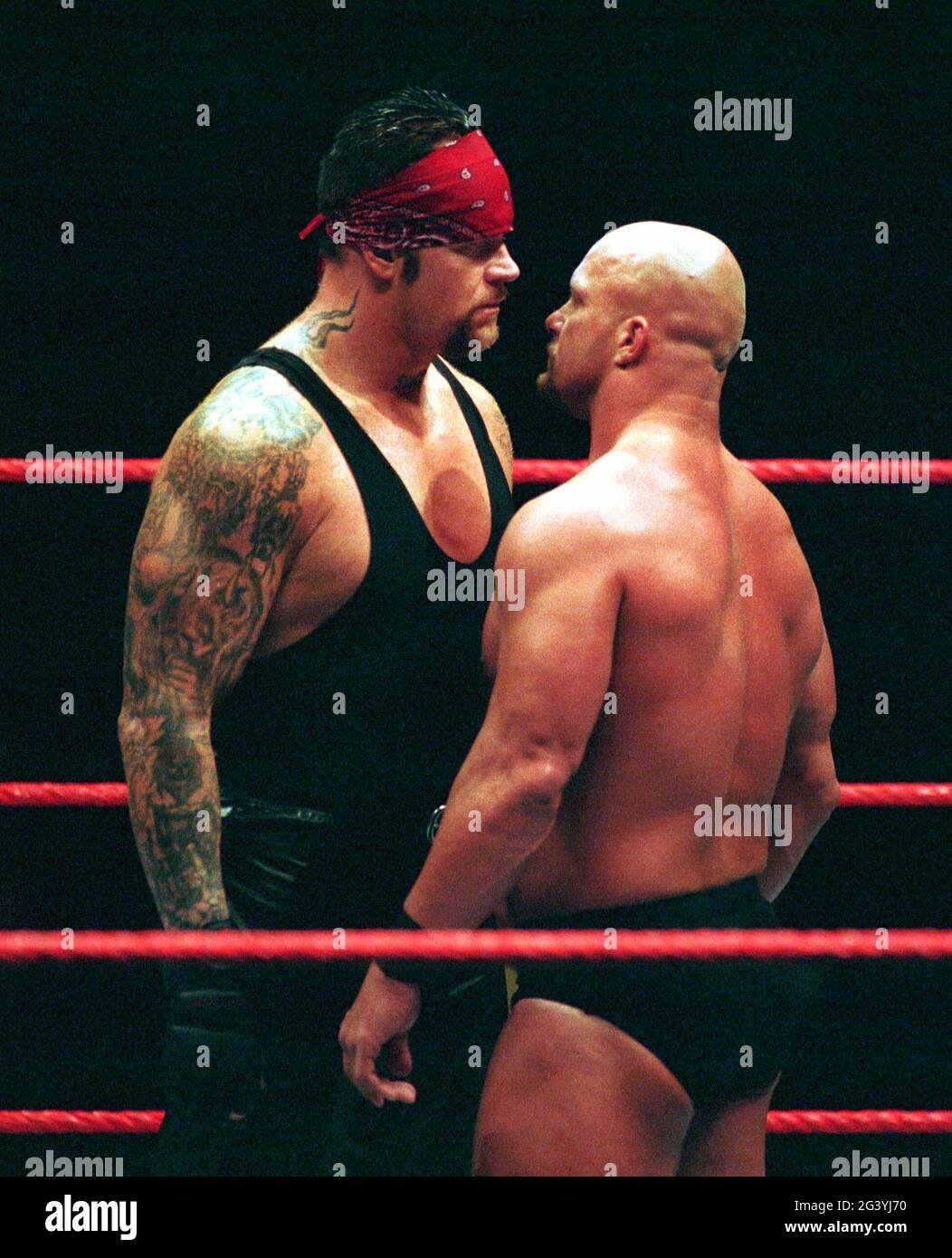 Koelnarena Cologne Germany 1.5.2002, Professional Wrestling: WWF  Road to Insurrextion — 'Stone Cold' Steve Austin (right), and the 'Undertaker' Stock Photo