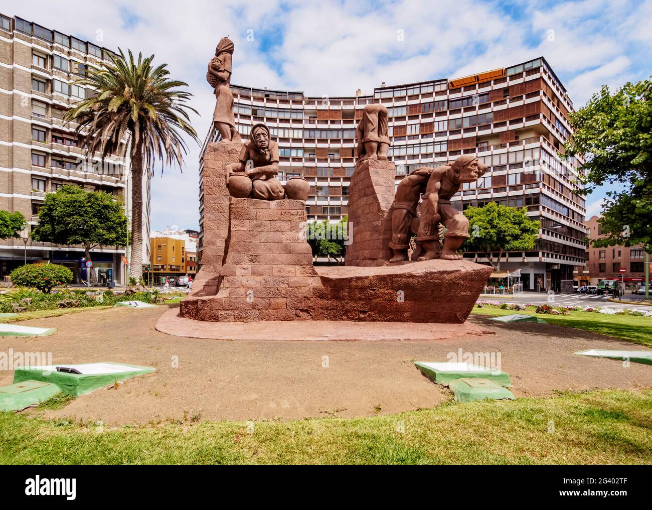 Monument at Plaza de Espana, Las Palmas de Gran Canaria, Gran Canaria,  Canary Islands, Spain Stock Photo - Alamy