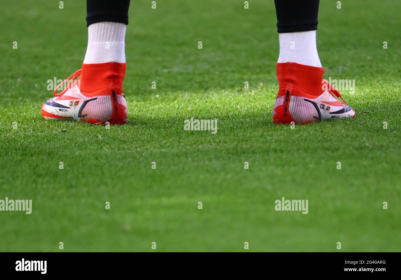 ronaldo boots 2021 euro