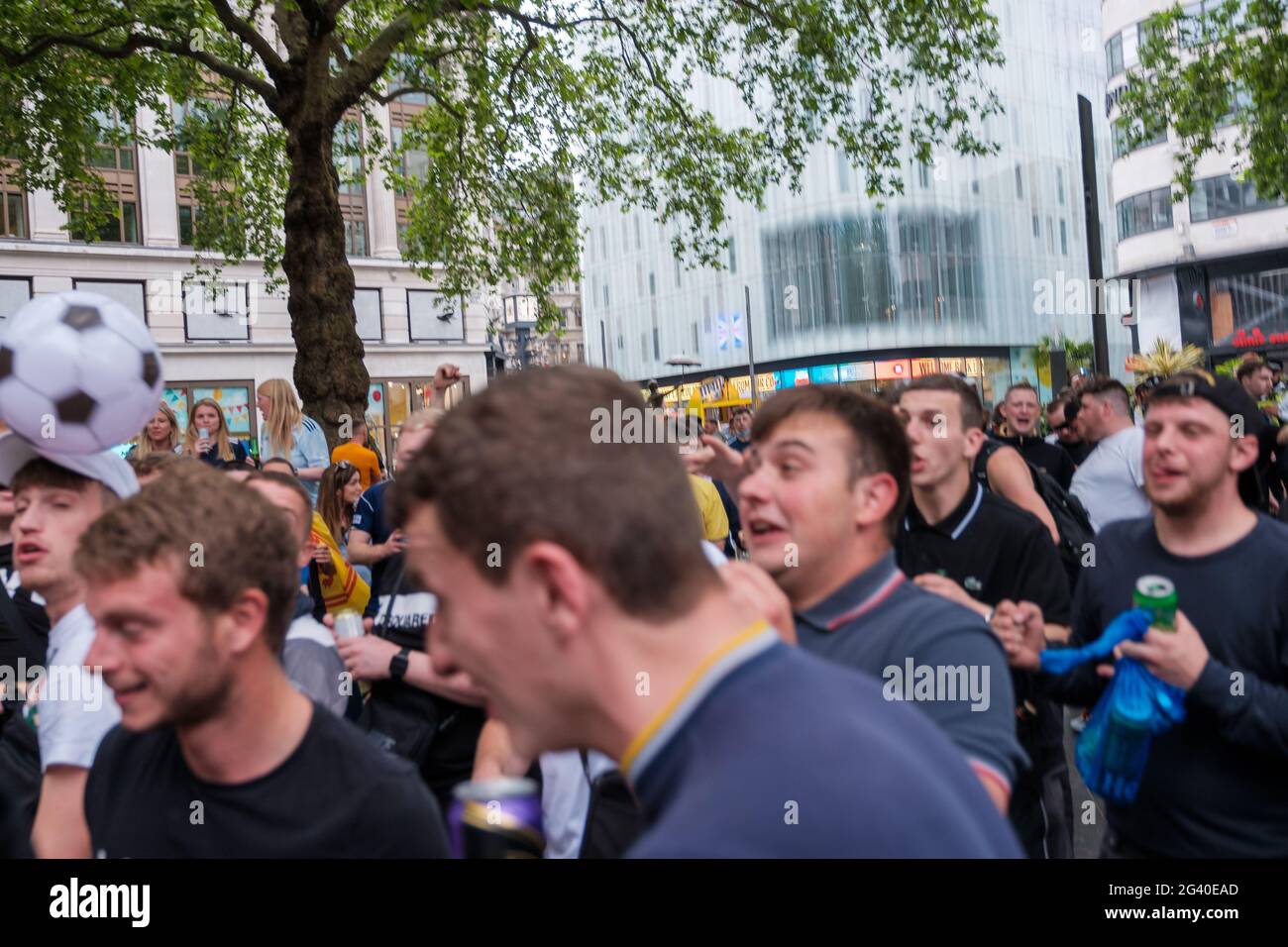Scottish Fans & The Tartan Army came down to London to support their ...