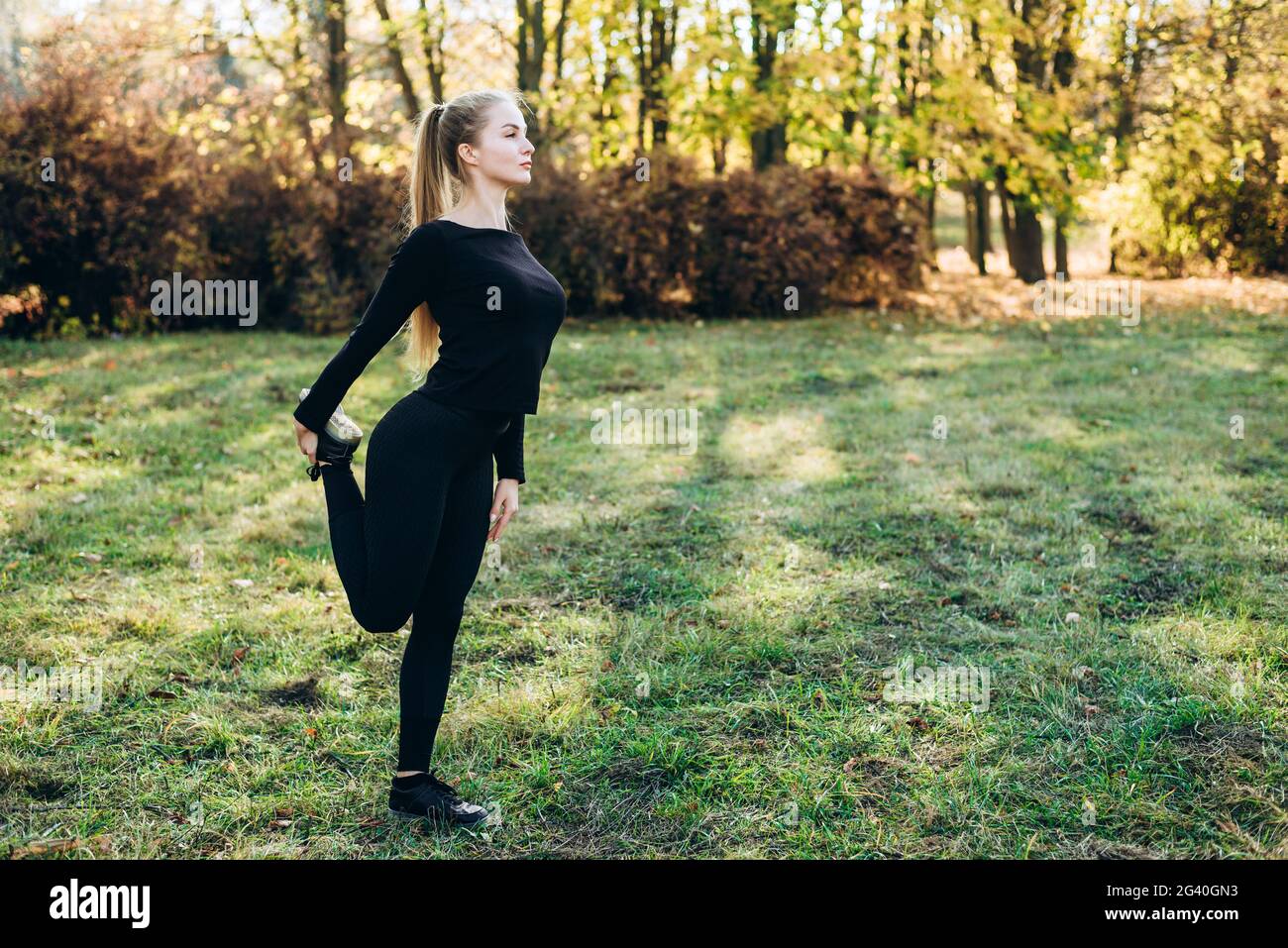 Slender girl hi-res stock photography and images - Alamy