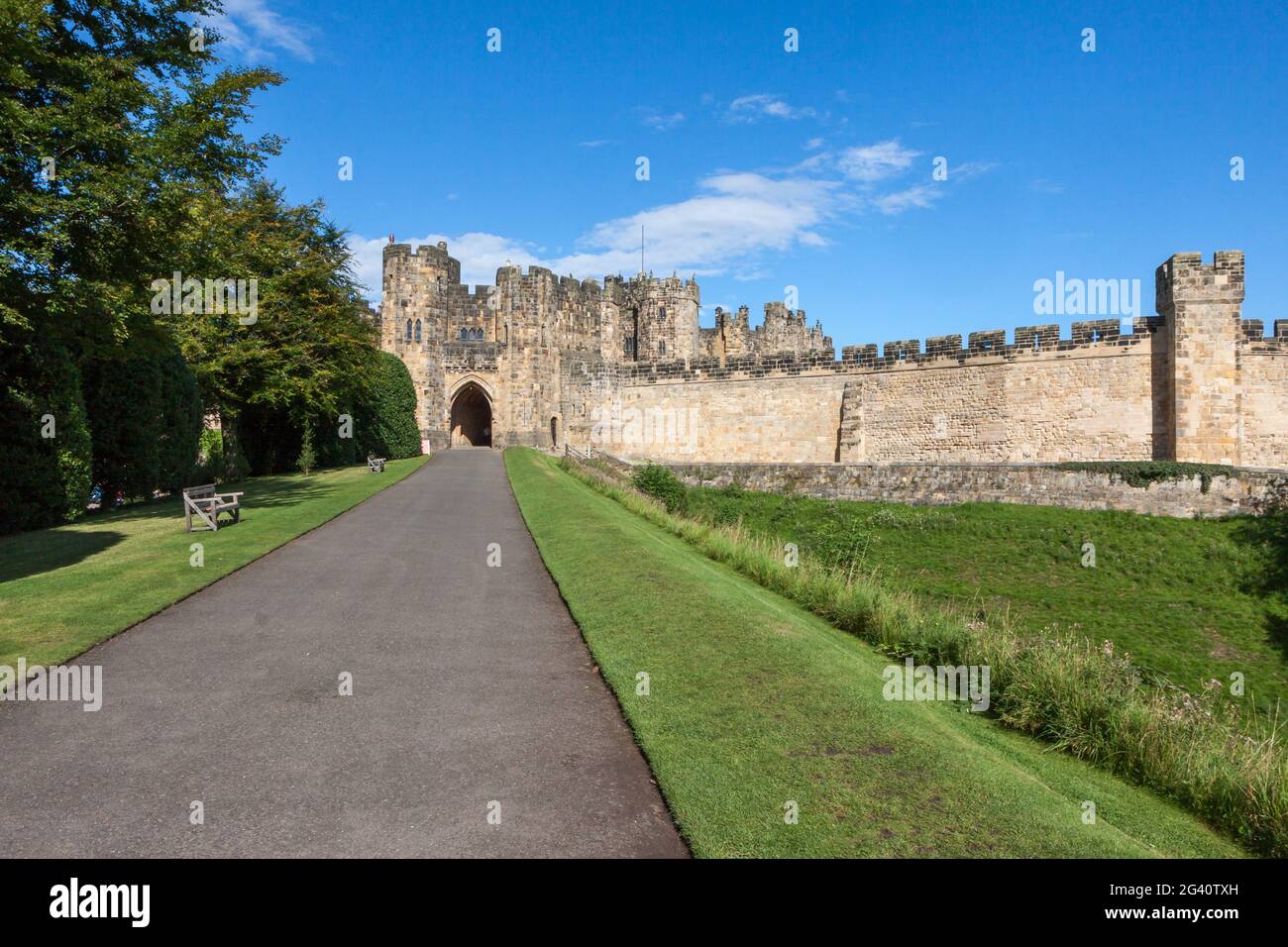 View of the Castle in Alnwick Stock Photo - Alamy