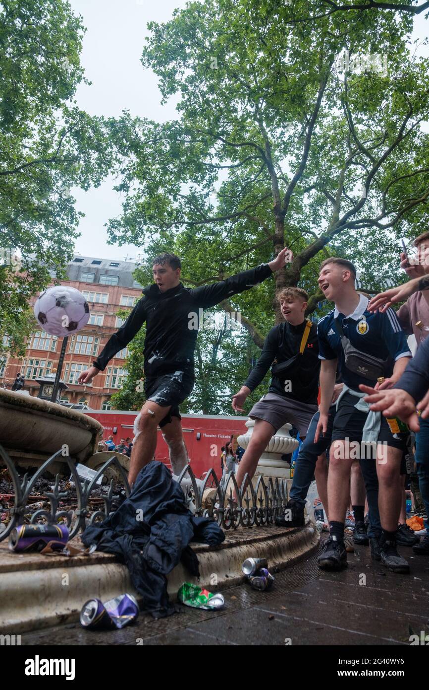 Scottish Fans & The Tartan Army came down to London to support their ...