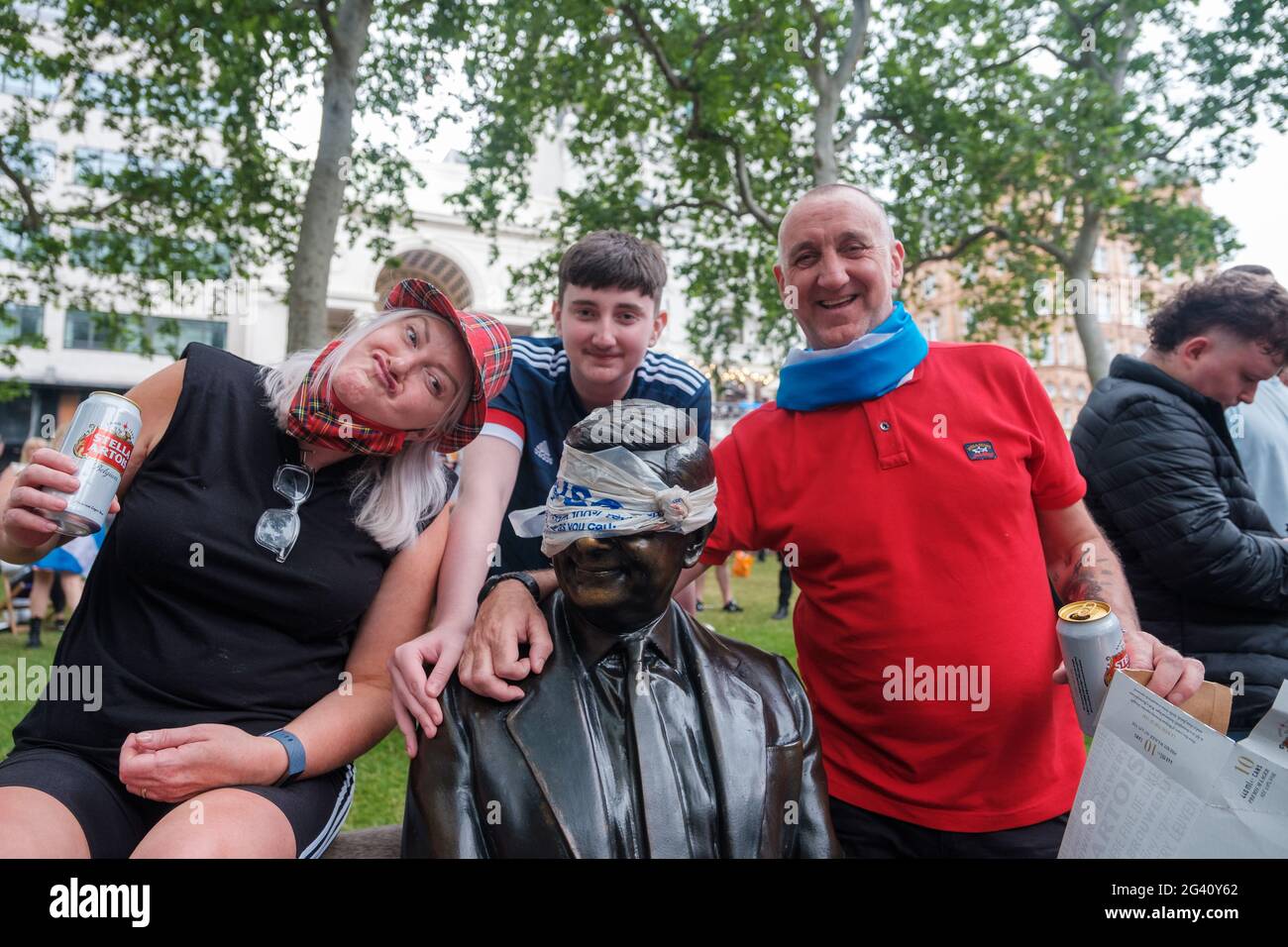 Scottish Fans & The Tartan Army came down to London to support their ...