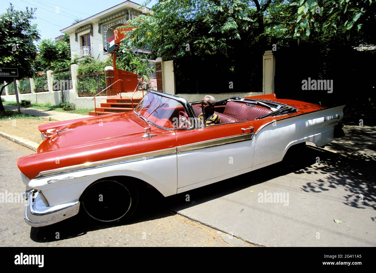 CUBA, HAVANA, OLD AMERICAN CAR Stock Photo