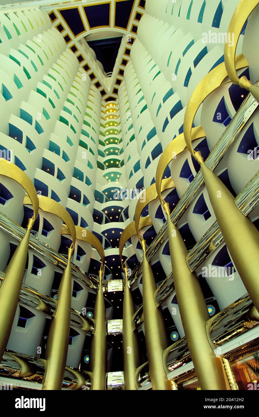EMIRATES (UNITED ARAB EMIRATES) DUBAI. BURJ AL ARAB TOWER, (321M) ONE OF THE HIGHEST AND LUXURIOUS HOTEL IN THE WORLD. Stock Photo