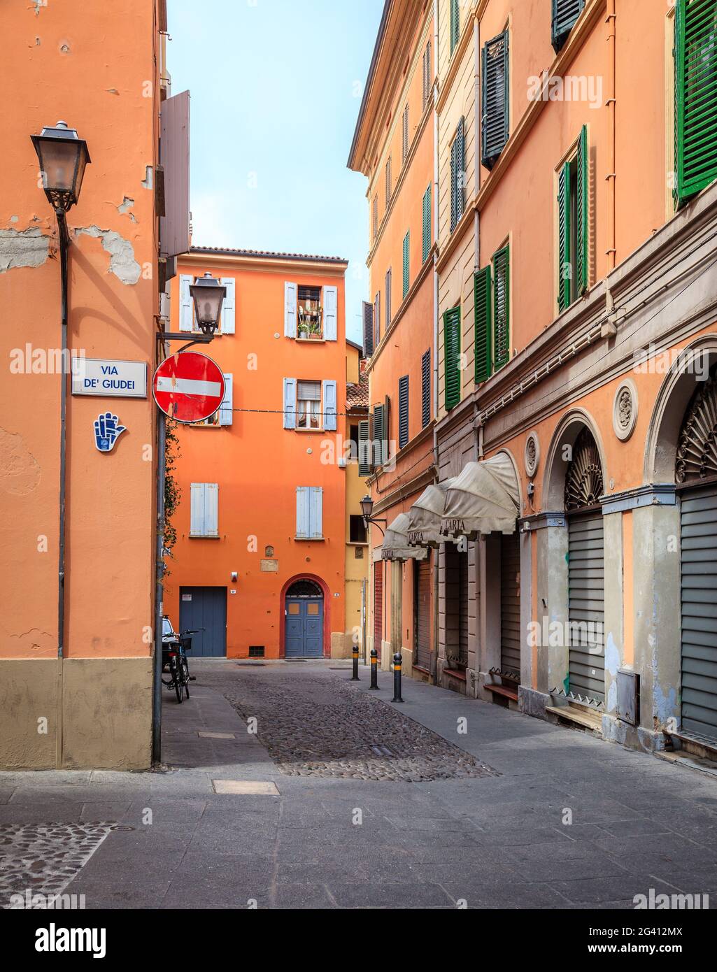 A street in historic Jewish Ghetto in Bologna, Italy Stock Photo - Alamy