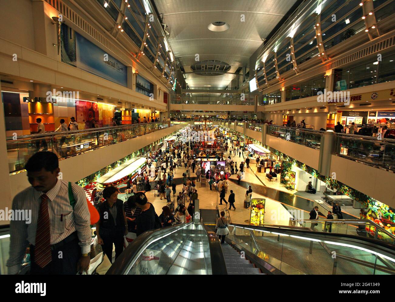 EMIRATES, DUBAI, INTERNATIONAL AIRPORT MALL Stock Photo Alamy