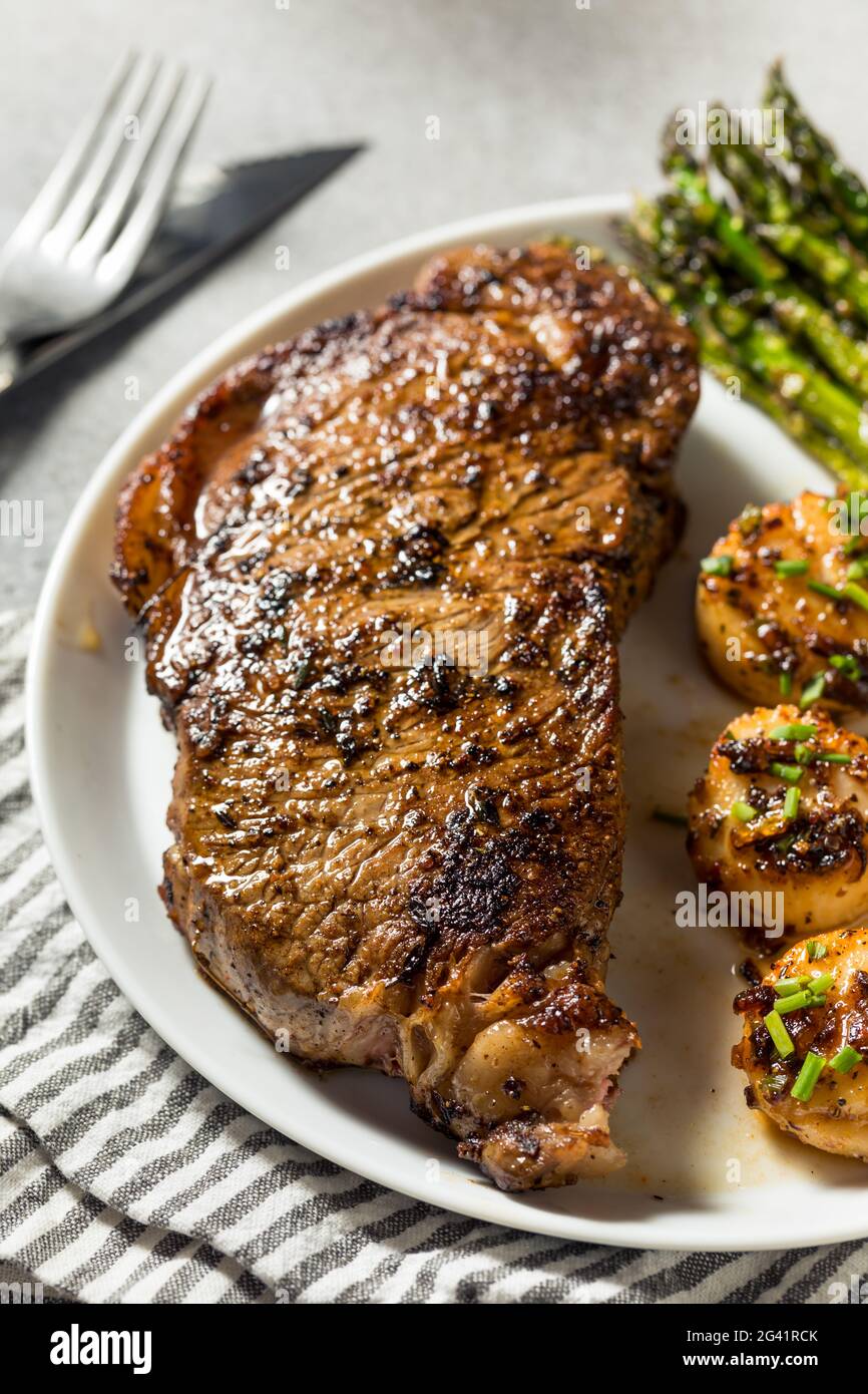 Homemade Steak and Scallops Surf n Turf with Asparagus Stock Photo Alamy