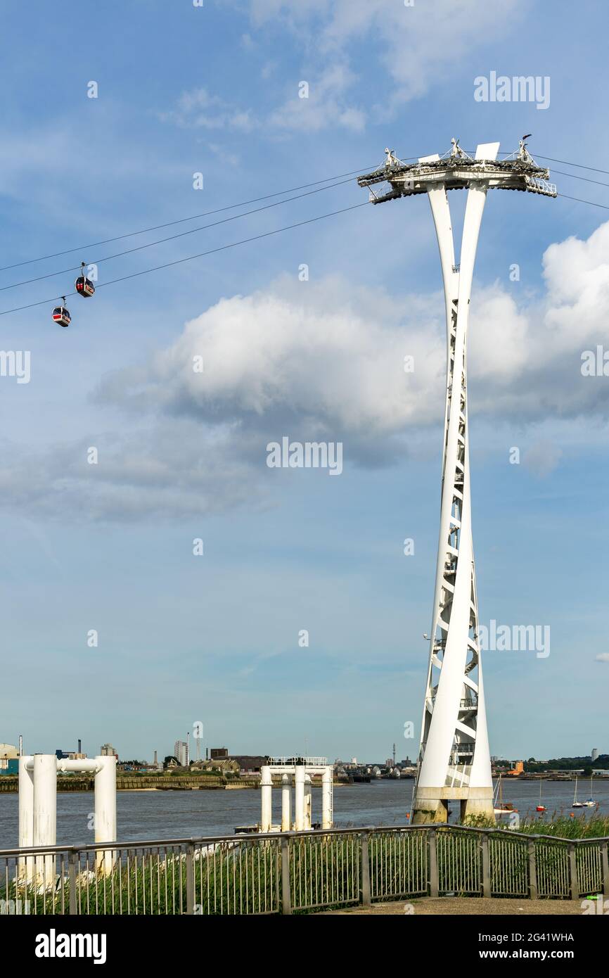 View of the London cable car over the River Thames Stock Photo Alamy