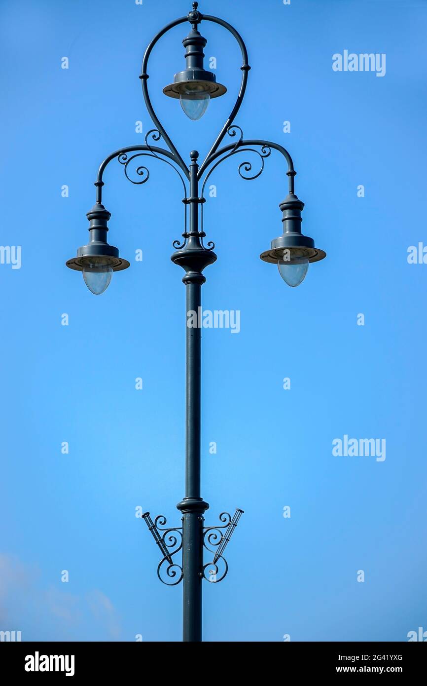 Old street light hi-res stock photography and images - Alamy