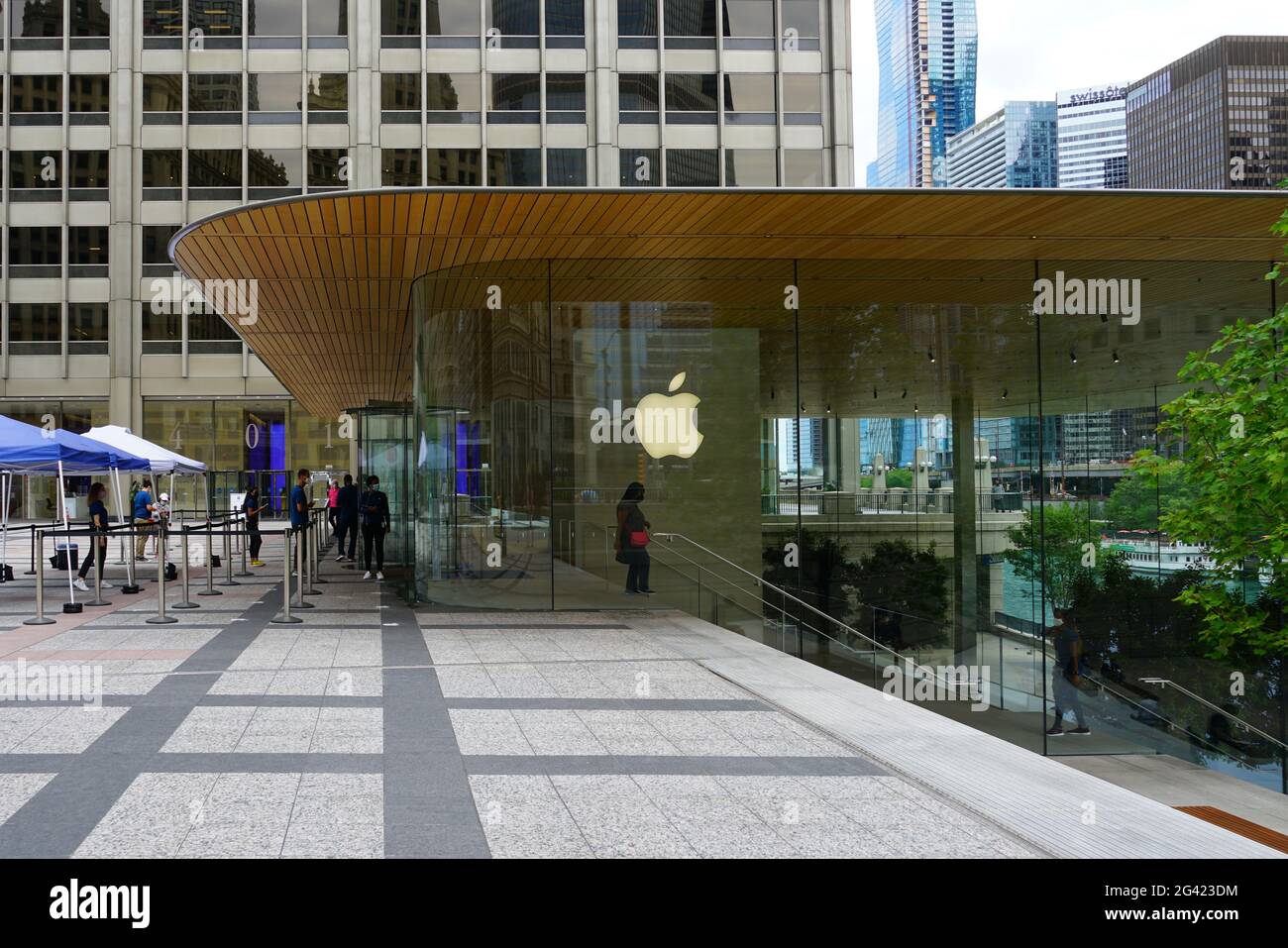 CHICAGO, IL -30 JUL 2020-  View of a large flagship Apple store over several stories by the Chicago River in Chicago, Illinois. Stock Photo