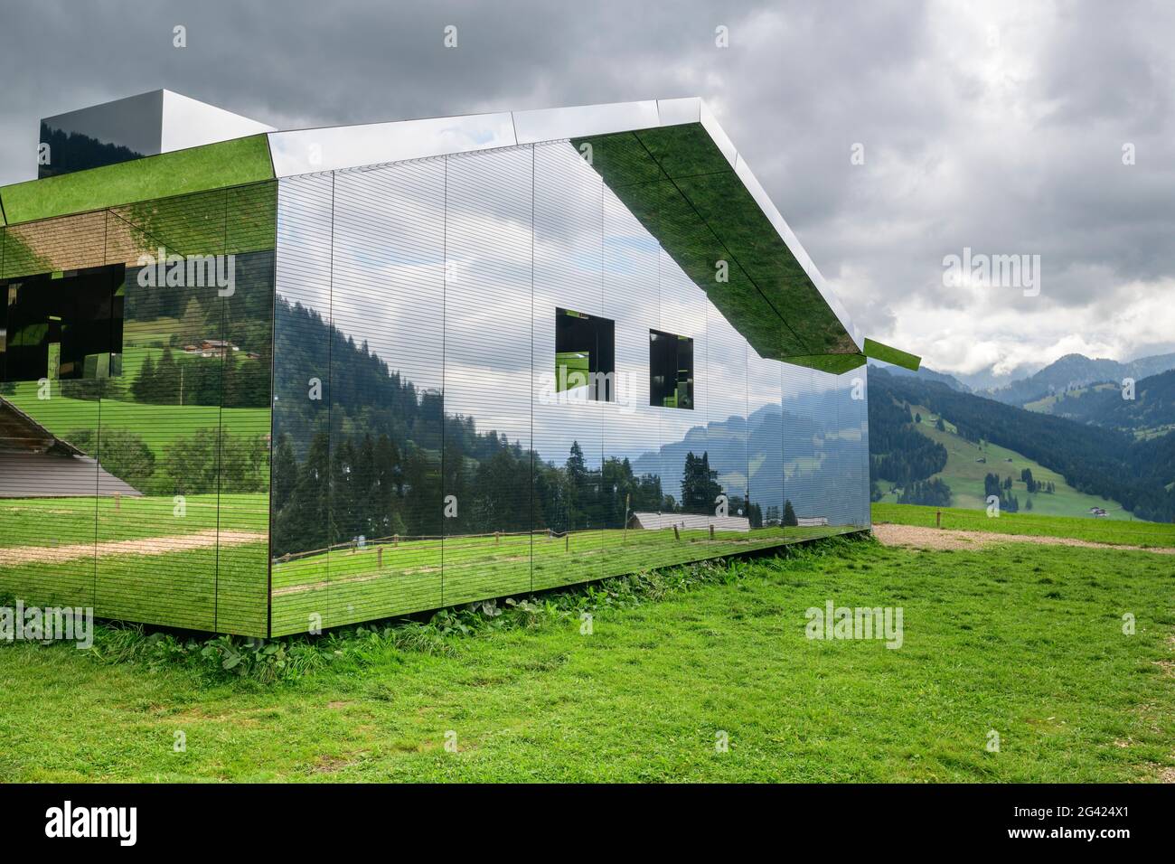 Spiegelhaus, Mirror House, Architect Doug Aitken, Gstaad, Simmental, Bernese Alps, Bern