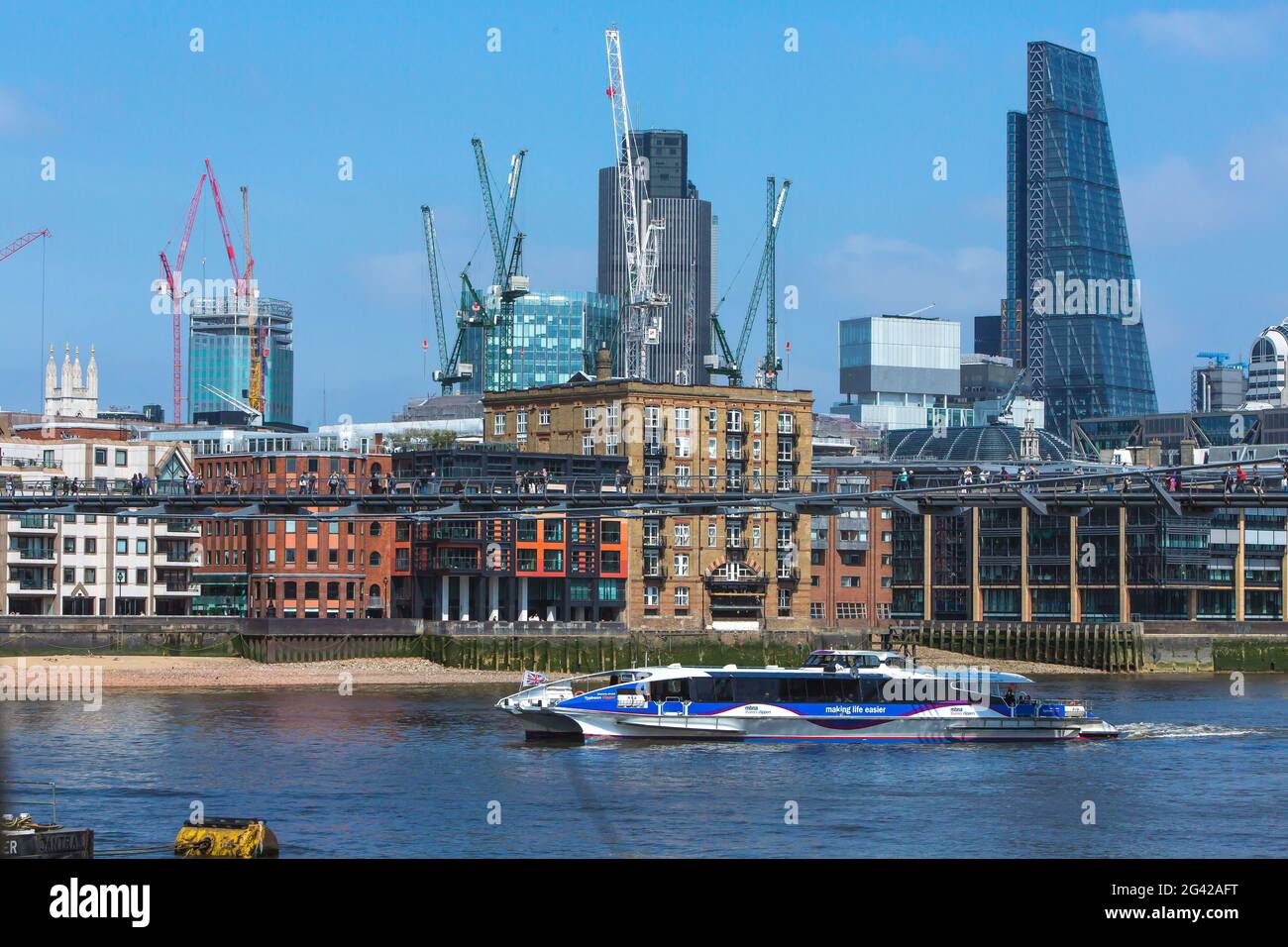 UNITED KINGDOM. ENGLAND. LONDON. THE CITY, DISTRICT OF BUSINESS AND FINANCE. MANY BUILDINGS EVER HIGHER ONE THAN THE OTHER, WERE RENAMED, BECAUSE OF T Stock Photo