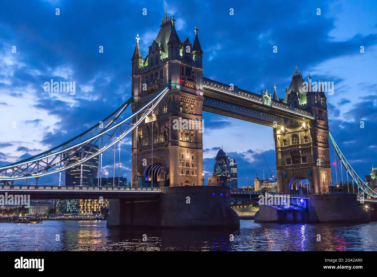 UNITED KINGDOM. ENGLAND. LONDON. TOWER BRIDGE Stock Photo