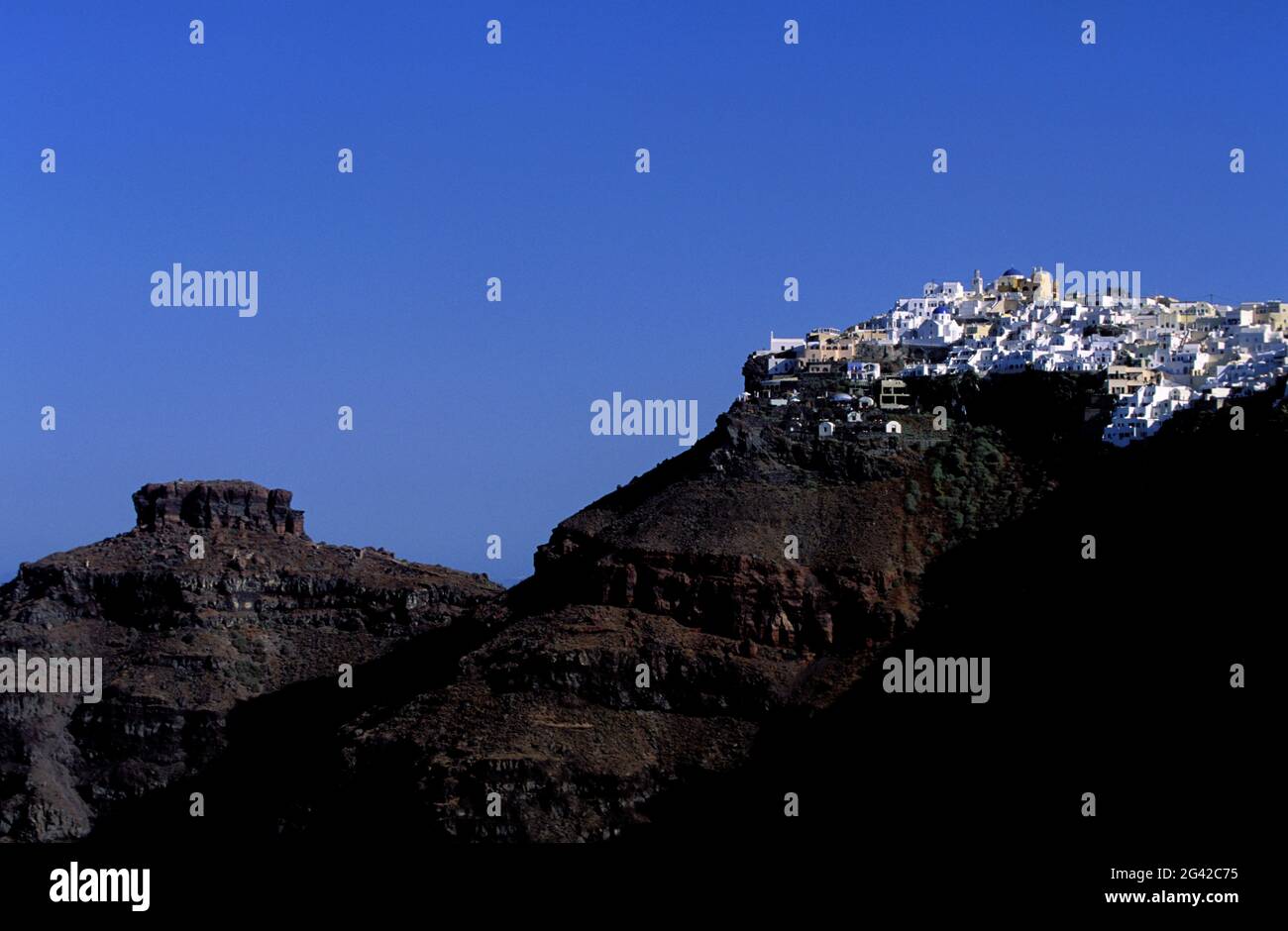 GREECE, CYCLADES ARCHIPELAGO, SANTORINI ISLAND, IMEROVIGLI VILLAGE