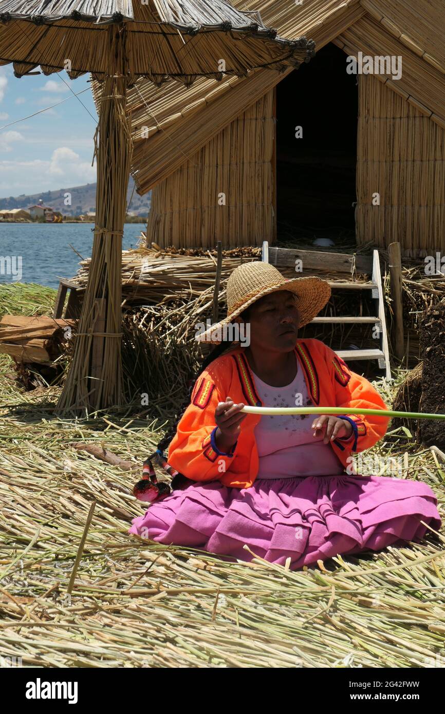 Old peruvian reed boats hi-res stock photography and images - Alamy