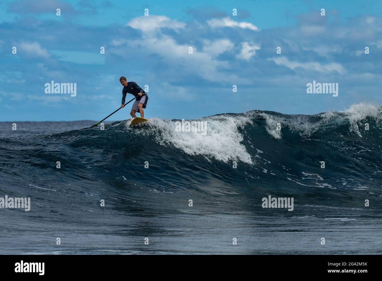 SURFING Free surf and tow-in surf at Teahupoo during a big swell on  September 12, 2014 at Teahupoo in Tahiti, French Polynesia - Photo Julien  Girardot / DPPI Stock Photo - Alamy