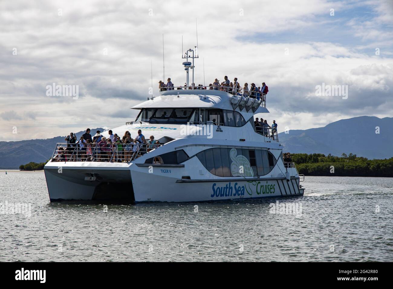 Catamaran Tiger V (South Sea Cruises) returns to Port Denarau Marina