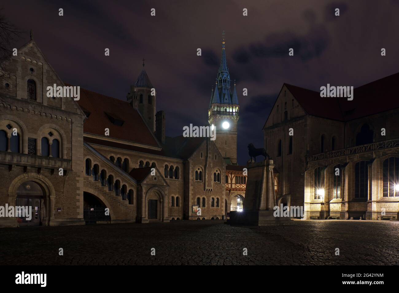 THE Burgplatz! in Brunswiek at Night Stock Photo