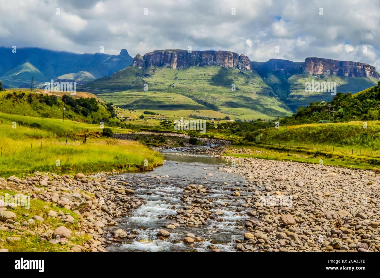 Royal amphitheatre of Drakensberg mountains on a cloudy overcast day ...