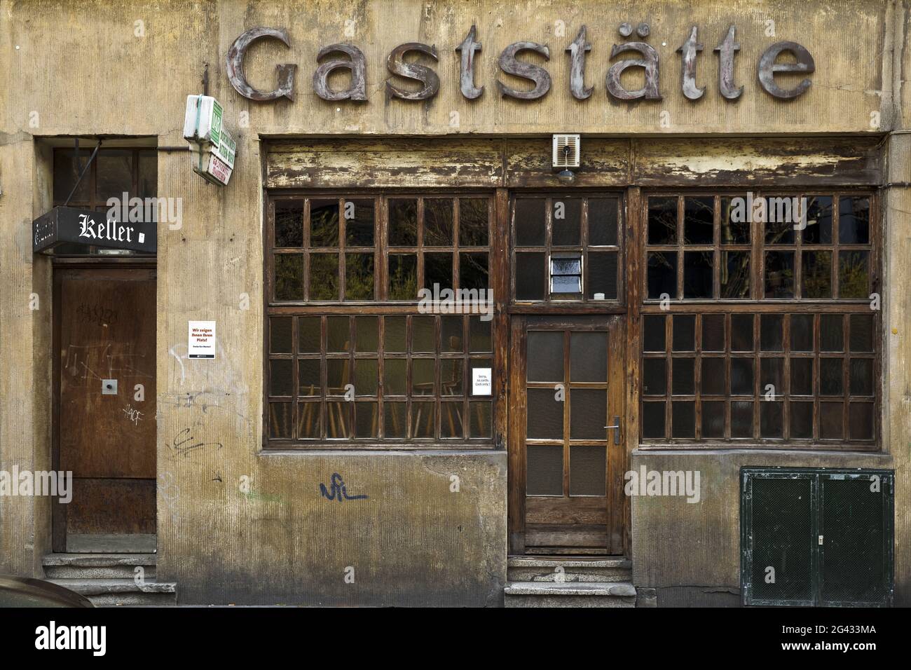 Gaststaette Lommerzheim, also called Lommi, Koelsche Kult pub in the Deutz district, Cologne Stock Photo
