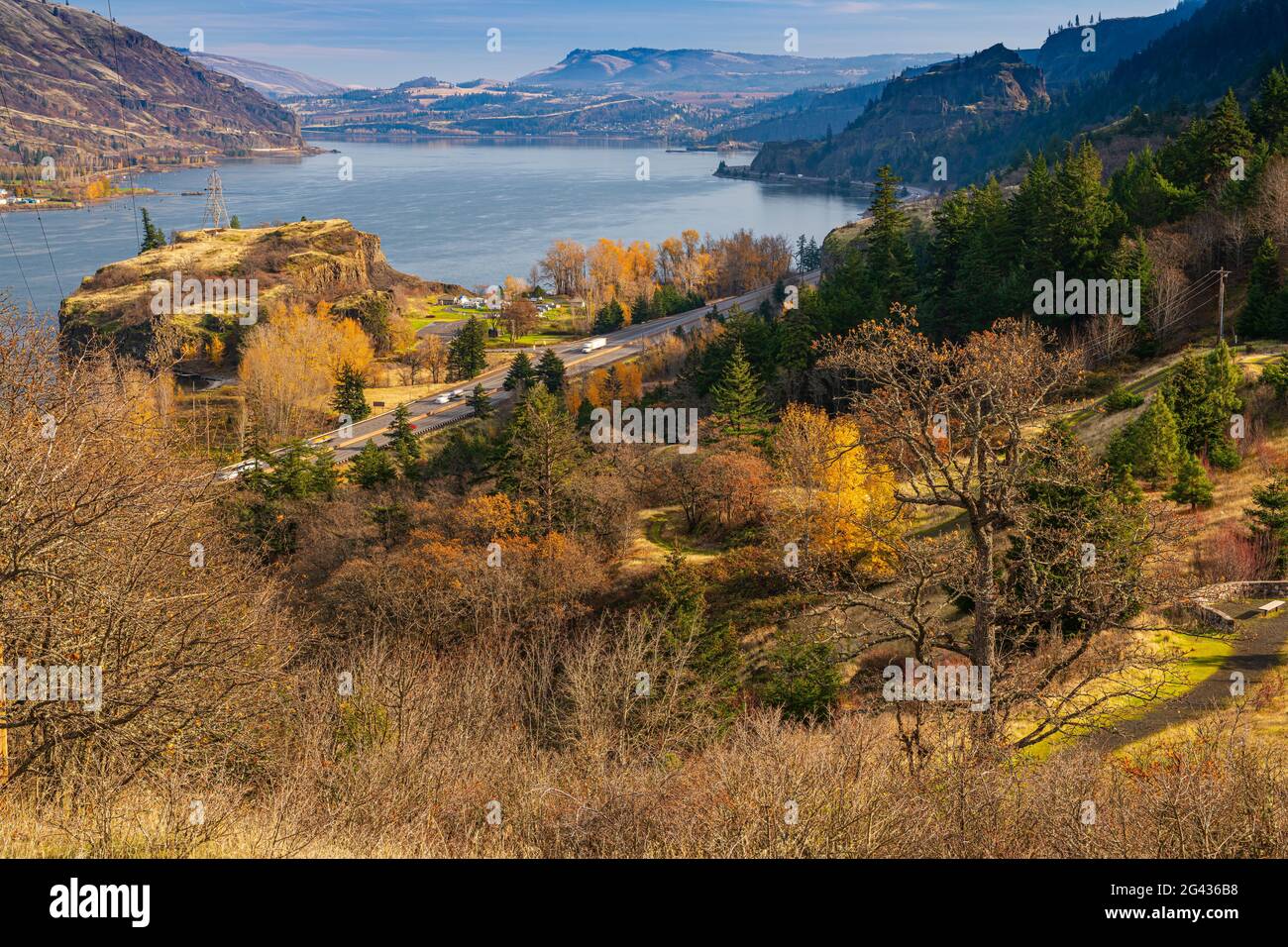 Columbia River Gorge in autumn, Hood River, Oregon, USA Stock Photo