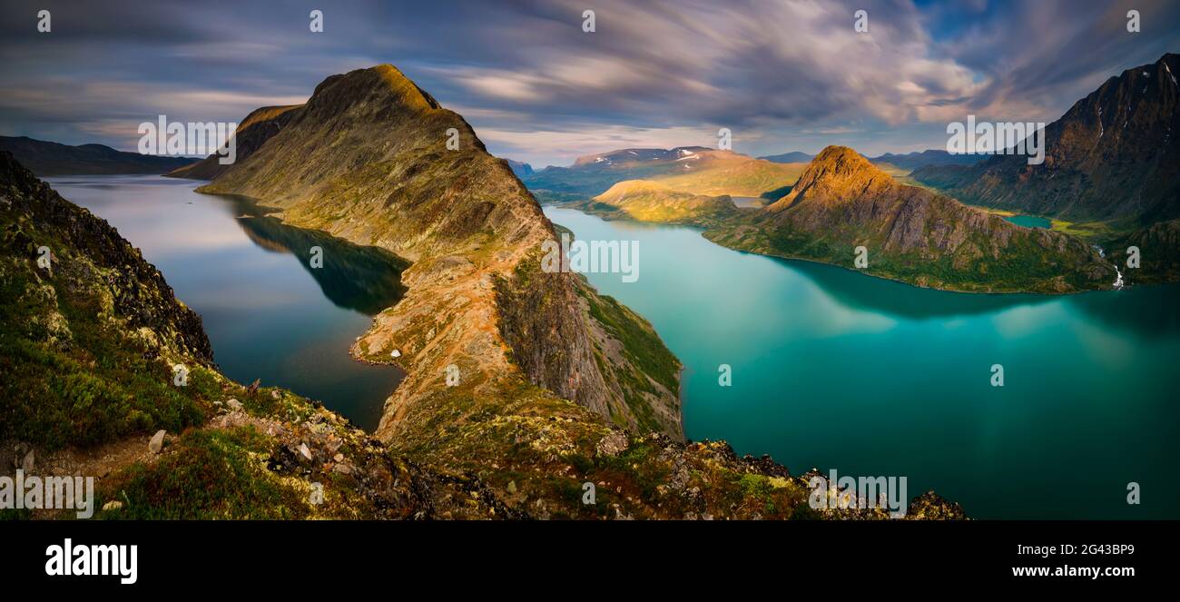 Besseggen mountain ridge between Gjende Lake and Bessvatnet, Jotunheimen, Norway Stock Photo