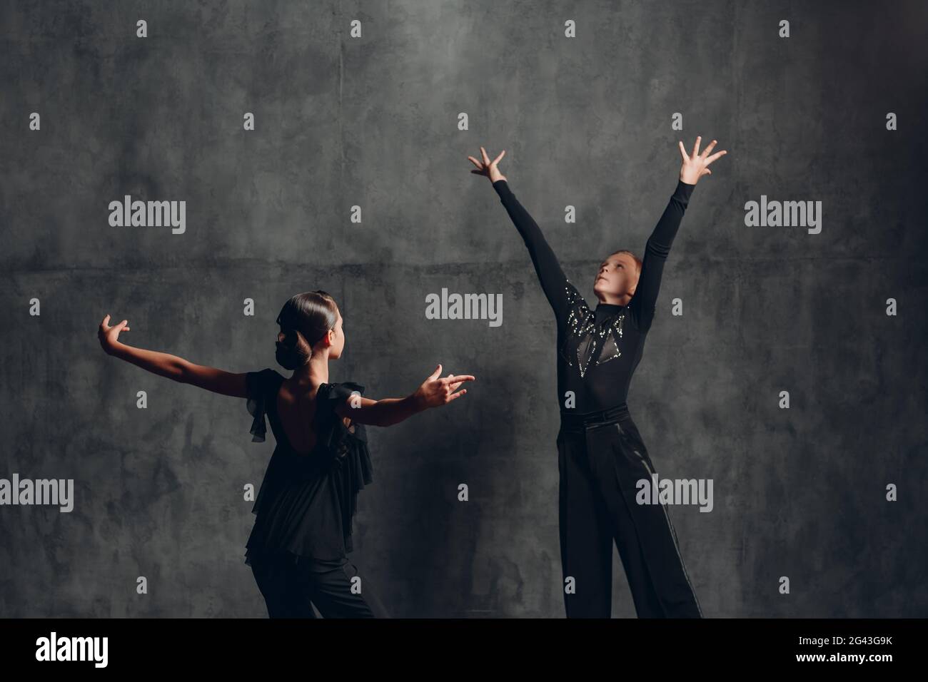 Ballroom dances hi-res stock photography and images - Alamy