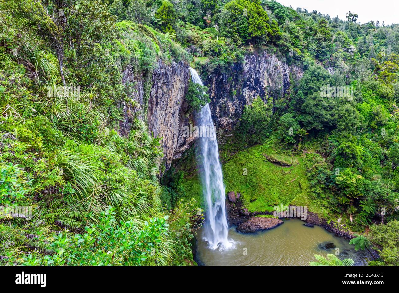 Waterfall Bride's veil Stock Photo - Alamy