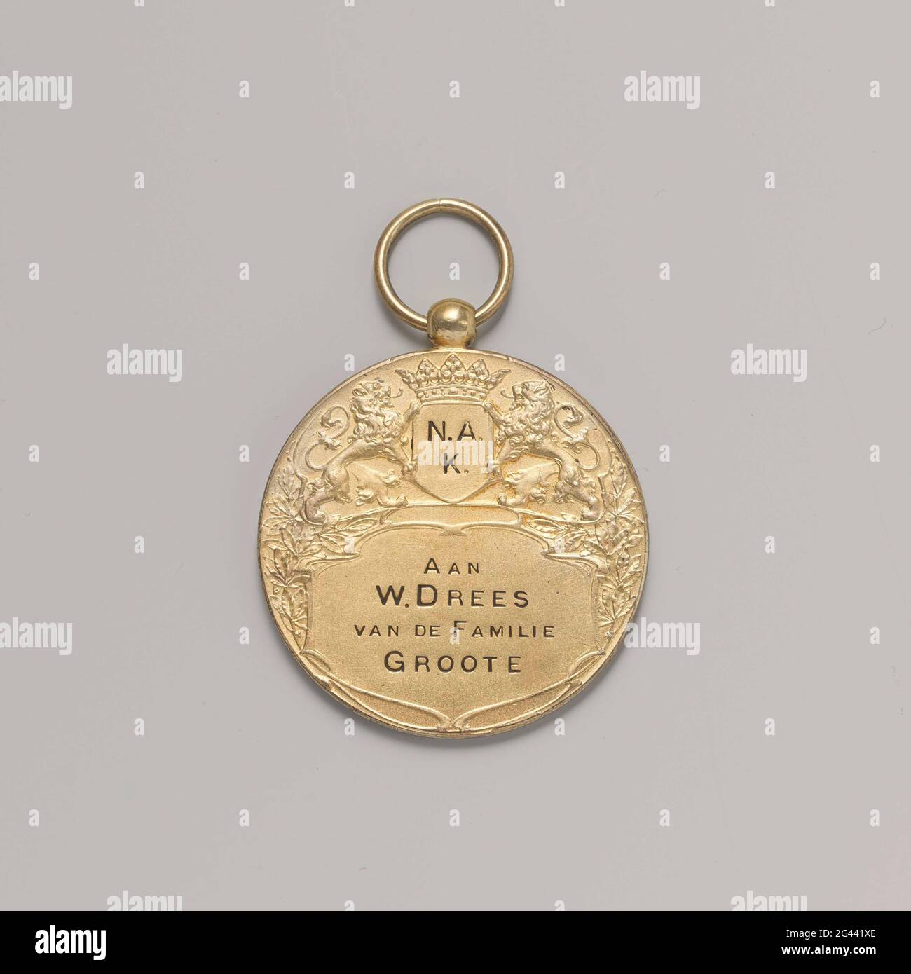 Wreath Inscription Inscription within wreath hi-res stock photography and images - Alamy