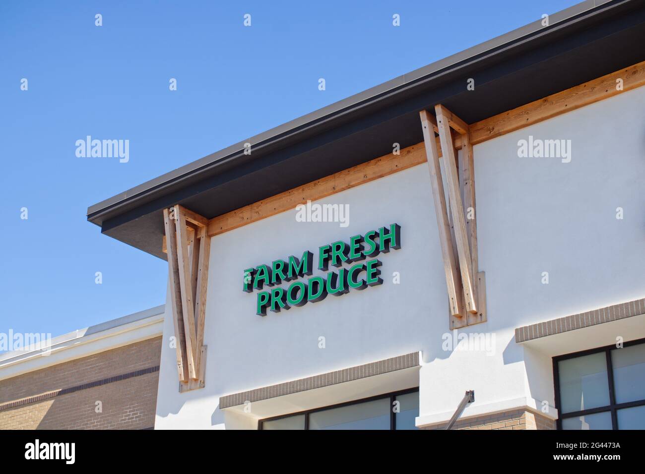 Augusta, Ga USA 03 04 21 Sprouts grocery retail store sign building