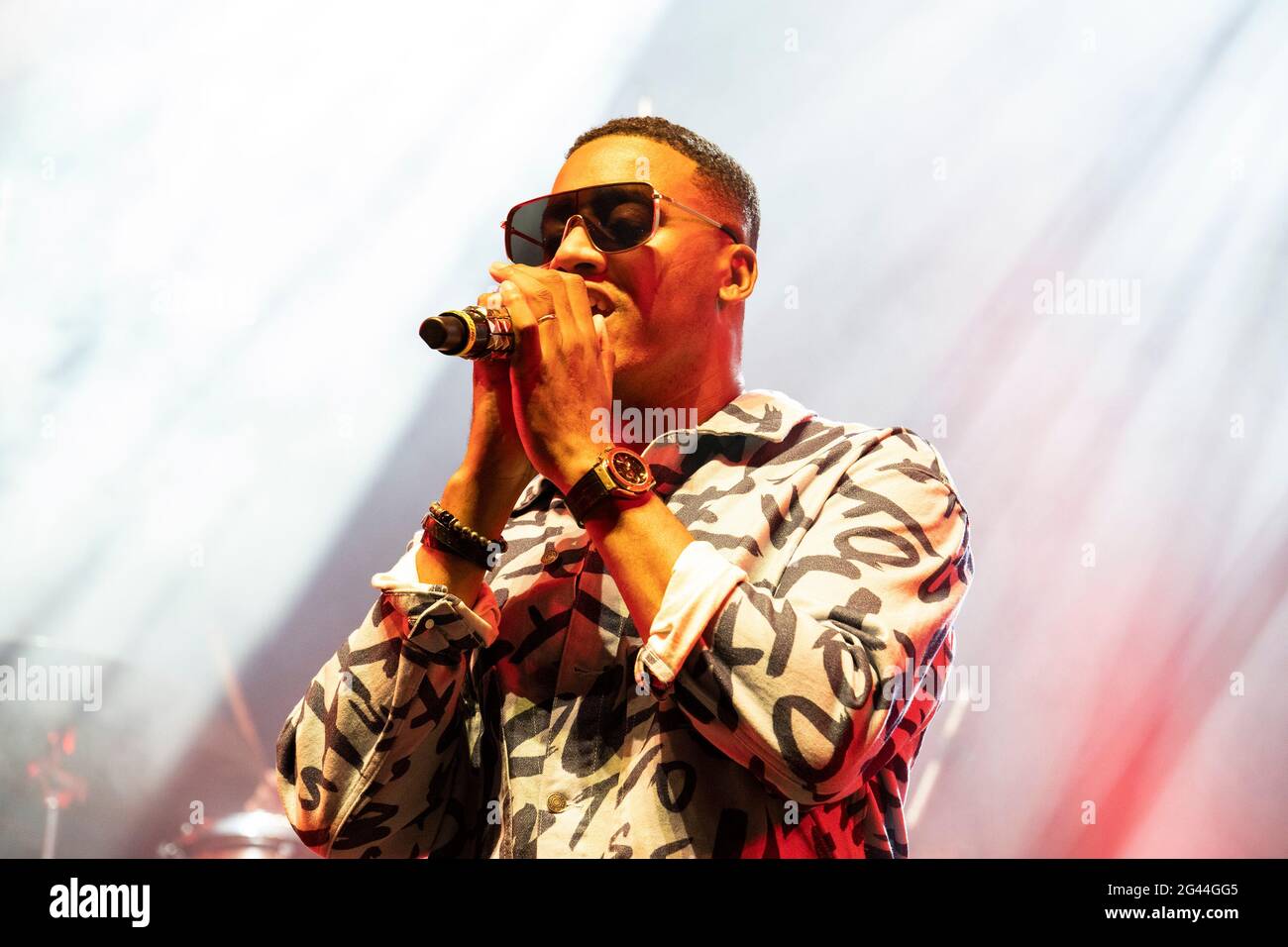 Porto, Portugal. 18th June, 2021. Angolan singer Anselmo Ralph, performs in a concert at the Super Bock Arena, in Porto. Credit: SOPA Images Limited/Alamy Live News Stock Photo