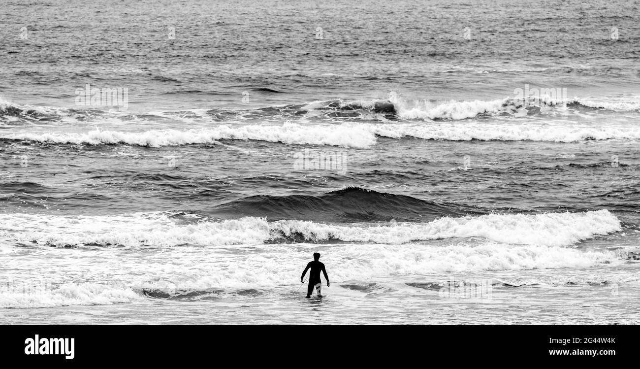Wave vacations hi-res stock photography and images - Alamy