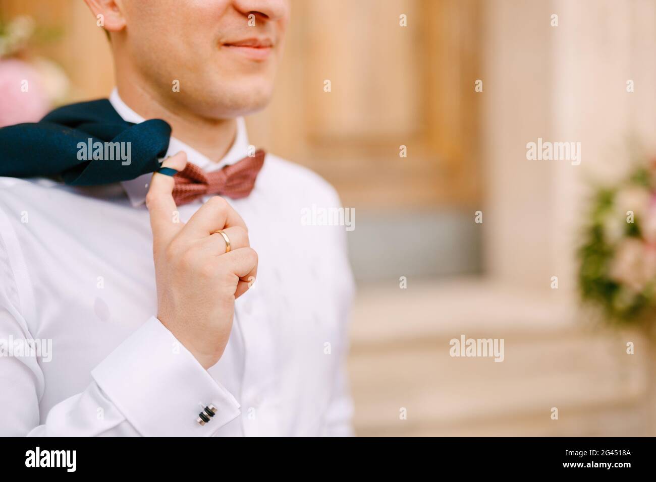 Red Bow Tie White Shirt Hi-Res Stock Photography And Images - Alamy