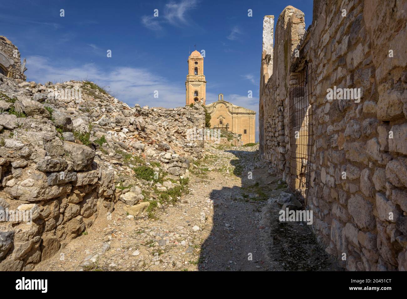 Visit to one of the Battle of the Ebro Spaces. Poble Vell (old town) of Corbera d'Ebre