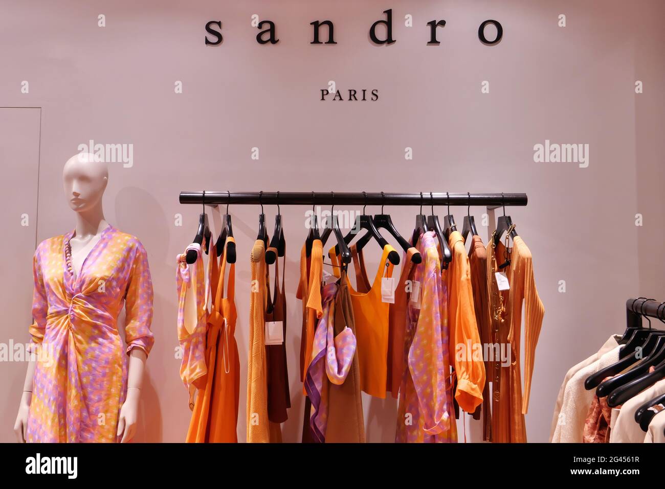Sandro clothes store hi-res stock photography and images - Alamy