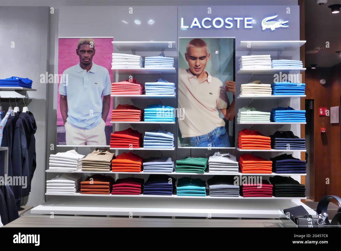 TSHIRTS DISPLAY AT LACOSTE BOUTIQUE INSIDE THE RINASCENTE FASHION Photo - Alamy